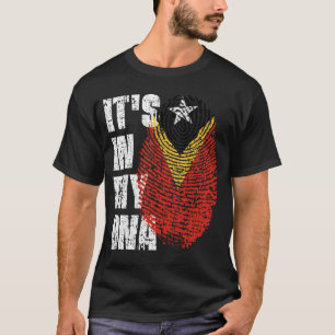 Camiseta Está no meu DNA, a moça da bandeira do Timor Leste