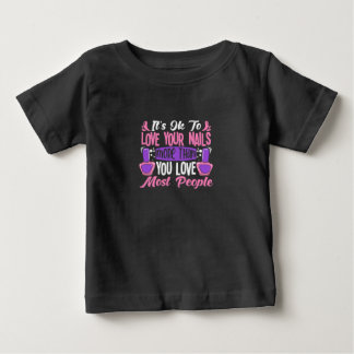 Camiseta Está Tudo Bem Amar Suas Unhas