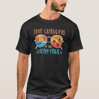 Camiseta Esta Vovó Está No Modo Férias De Verão