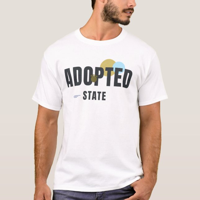 Camiseta ESTADO ADOTADO – Tipografia Geométrica de Adoção d (Frente)