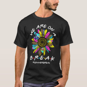 Camiseta Estamos Em Um Break Summer Break Boho Rainbow Teac