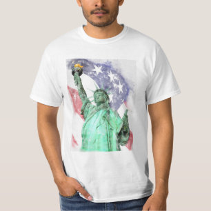 Camiseta Estátua da Liberdade fechada com a bandeira aquare