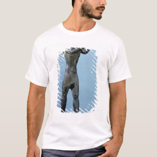 Camiseta Estátua do deus Horus que faz uma bebida