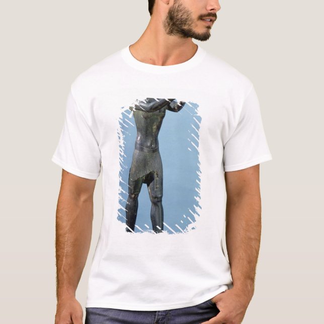 Camiseta Estátua do deus Horus que faz uma bebida (Frente)