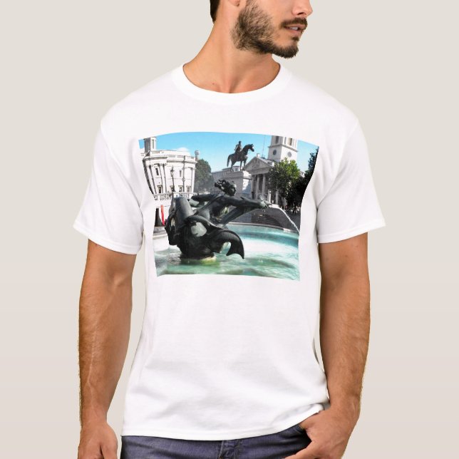 Camiseta Estátua e fonte na Praça de Tralgar (Frente)