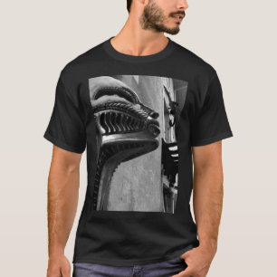 Camiseta estátua H R Giger Museum. Gruyères, Schweiz
