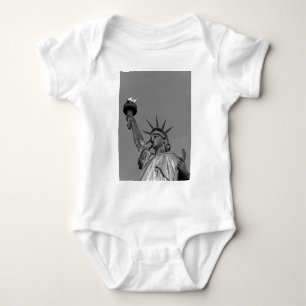 Camiseta Estátua Negra e Branca da Liberdade em Nova Iorque
