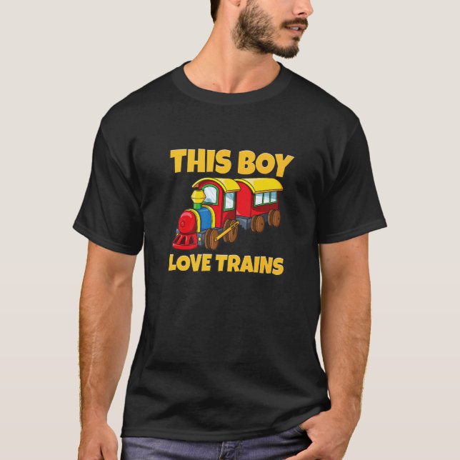 Camiseta Este Menino Adora Comboios E Estradas De Ferro (Frente)