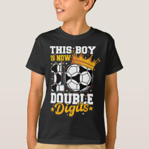 Camiseta Este Menino Agora 10 Algarismos Duplos Futebol 10