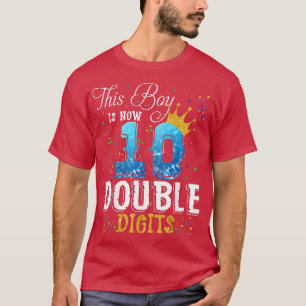 Camiseta Este menino agora tem dois dígitos, garoto de aniv