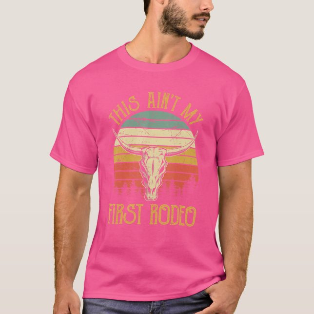 Camiseta Este não é meu primeiro rodeio Howdy Country Bull  (Frente)