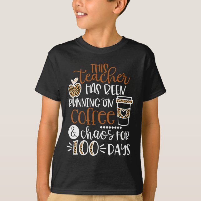 Camiseta Este Professor Está Correndo No Café E No Caos (Frente)