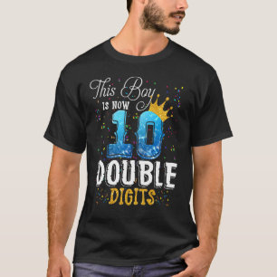 Camiseta Este Rapaz agora é o Garoto de Aniversário de Dígi