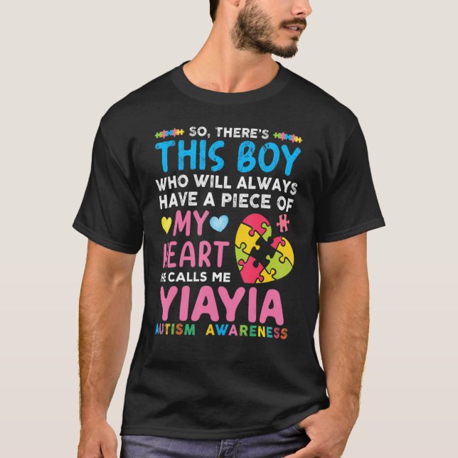 Camiseta Este Rapaz Me Chama Yiayia Autism Awarene (Frente)