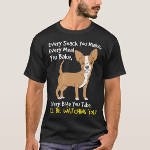 Camiseta Esteja Te Assistindo Um Cachorro Chihuahua Engraça