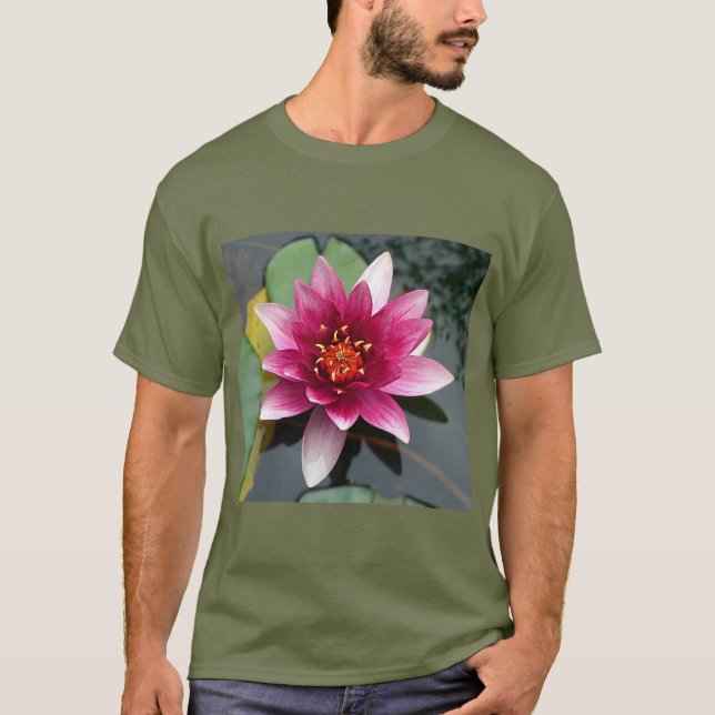 Camiseta Estética com Papel de Parede Floral (Frente)