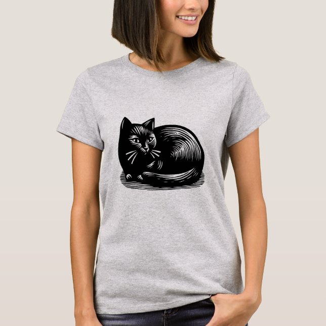 Camiseta Estilo de Corte de Madeira de Gato Negro (Frente)