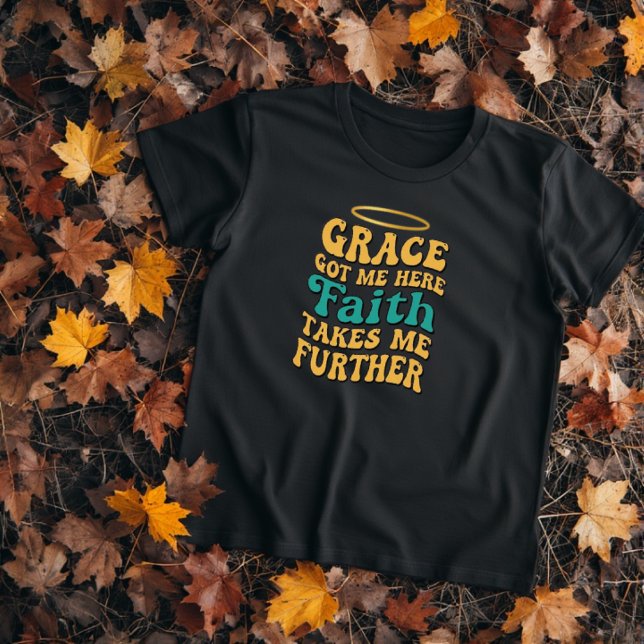 Camiseta Estilo retrô Grace e design de Faith (Grace and faith t-shirt design with a yellow halo and retro style Christian message.)