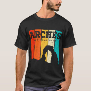 Camiseta Estilo retrô vintage da linha do horizonte arches