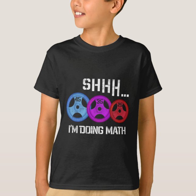 Camiseta Estou a fazer mágica matemática, e a trabalhar com (Frente)