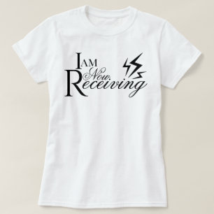 Camiseta "Estou Agora Recebendo" afirmação estética com scr