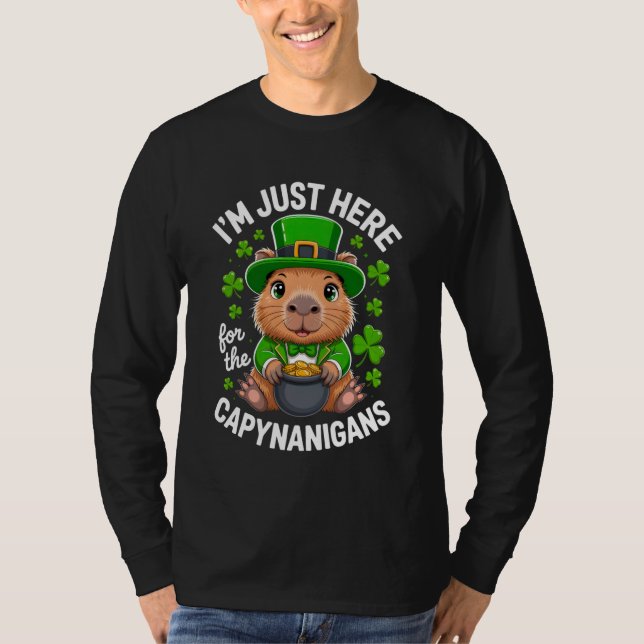 Camiseta Estou Aqui Apenas Para Os Capynanigans Divertidos  (Frente)