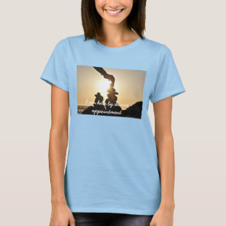 Camiseta Estou aqui por compromisso divino