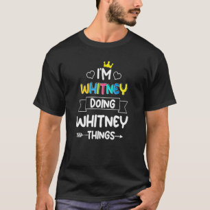 Camiseta ESTOU BRANCO FAZENDO COISAS WHITNEY Aniversário Ca