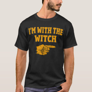 Camiseta Estou com a bruxa a confundir a fantasia do Hallow