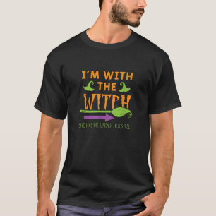 Camiseta Estou com a bruxa que ela me tem sob seu salão ort