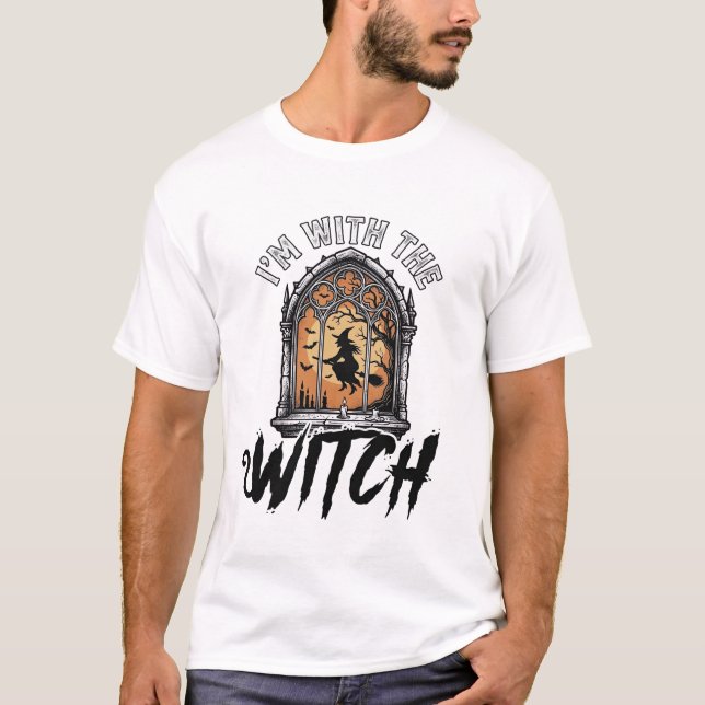 Camiseta Estou Com A Bruxa Vintage Halloween (Frente)