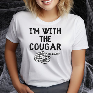 Camiseta Estou com a fantasia de Halloween do Casal Engraça