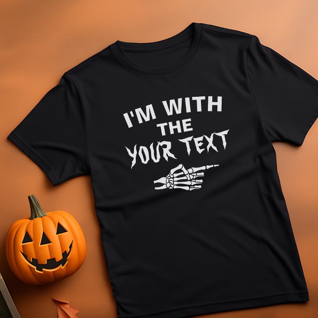 Camiseta Estou com o Casal da família de bruxas (halloween custom text shirt)
