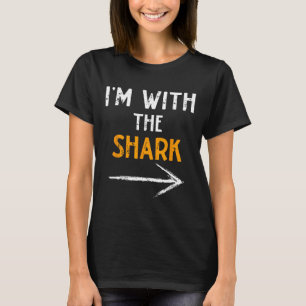 Camiseta Estou com o Casal de Halloween do Tubarão Matchi