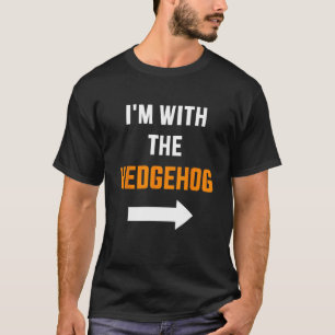 Camiseta Estou com o casal do sótão do hedgehog.
