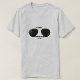 Camiseta Estou com uma agência de três cartas - uma camis