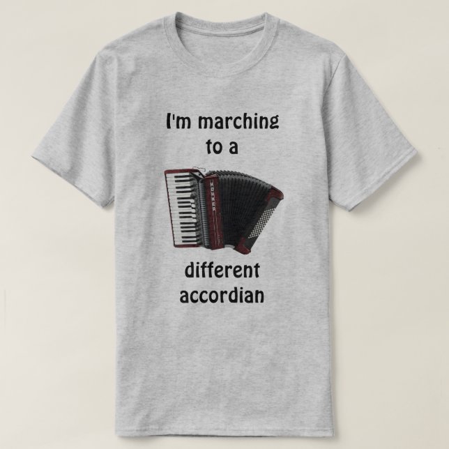 Camiseta Estou marchando para um... (Frente do Design)