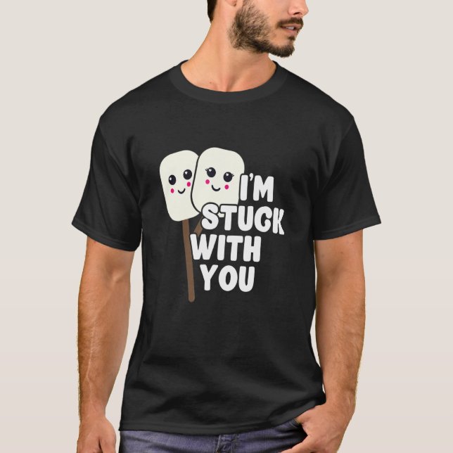 Camiseta Estou preso com você Marshmallow Campfire Roasting (Frente)