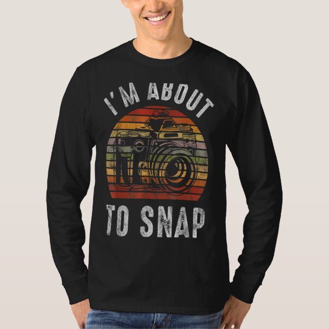 Camiseta Estou prestes a fazer o retrô da câmera fotográfic (Frente)