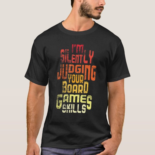 Camiseta Estou Silenciosamente A Avaliar As Vossas Competên (Frente)