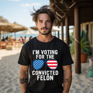 Camiseta Estou votando no criminoso condenado