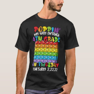 Camiseta Estourando Meu Caminho Através da 4ª Série na Twos