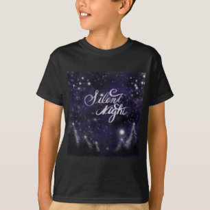Camiseta Estrelas da cena noturna de neve pinheiros palitos