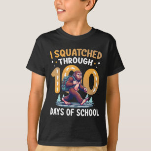 Camiseta Estudante De Pé Grande Passeando Por 100 Dias