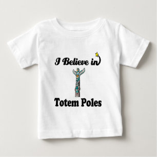 Camiseta eu acredito em postes totêmicos