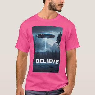 Camiseta Eu Acredito em Ufo Poster