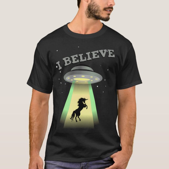 Camiseta Eu Acredito Em Ufos Tomando Unicórnios (Frente)