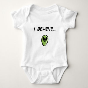 Camiseta Eu acredito nos aliens