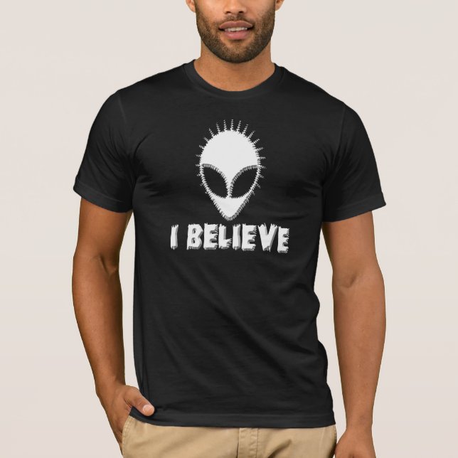Camiseta Eu acredito nos aliens (Frente)