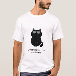 Camiseta Eu administro a casa - Gato Fofo